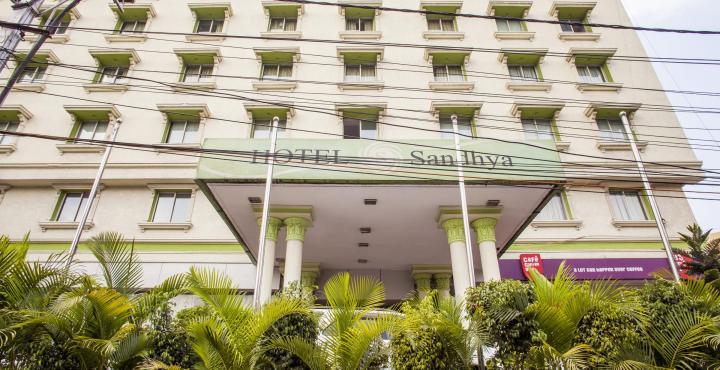 Sandhya Hotel Hyderabad Exteriör bild
